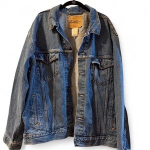 Vintage Levi denim jacket size XL 100% cotton